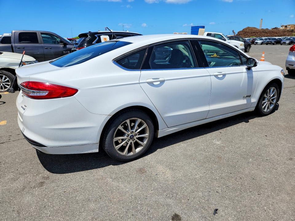 67154416 :رقم المزاد ، 3FA6P0LU3HR295827 vin ، 2017 Ford Fusion مزاد بيع