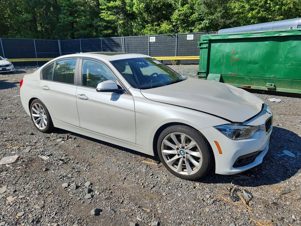 68172726 :رقم المزاد ، WBA8E1G51JNU90882 vin ، 2018 Bmw 320 مزاد بيع