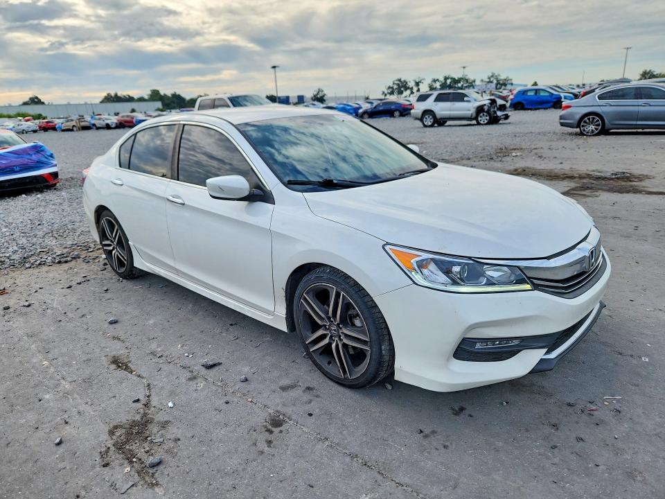 Продажа на аукционе авто 2017 Honda Accord, vin: 1HGCR2F52HA152600, номер лота: 70911846