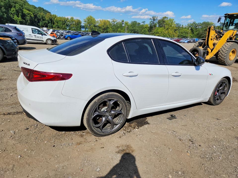 Продажа на аукционе авто 2018 Alfa Romeo Giulia, vin: ZARFAEDN5J7596540, номер лота: 68820226