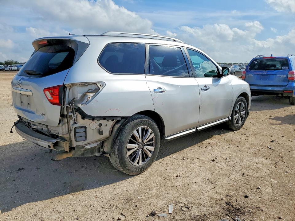 Продажа на аукционе авто 2017 Nissan Pathfinder, vin: 5N1DR2MN2HC681051, номер лота: 69296906