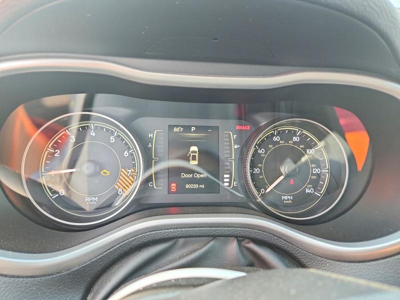 68888706 :رقم المزاد ، 1C4PJMCS2EW318156 vin ، 2014 Jeep Cherokee مزاد بيع