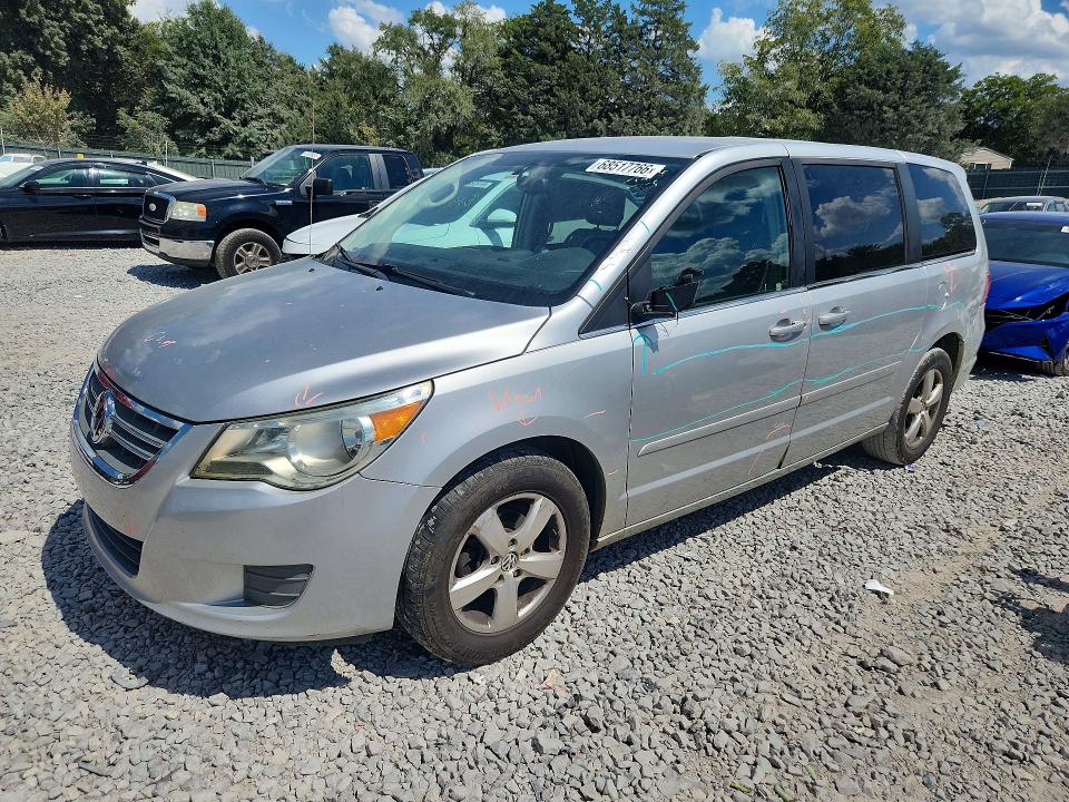 Продажа на аукционе авто 2010 Volkswagen Routan, vin: 2V4RW3D11AR354018, номер лота: 68517766