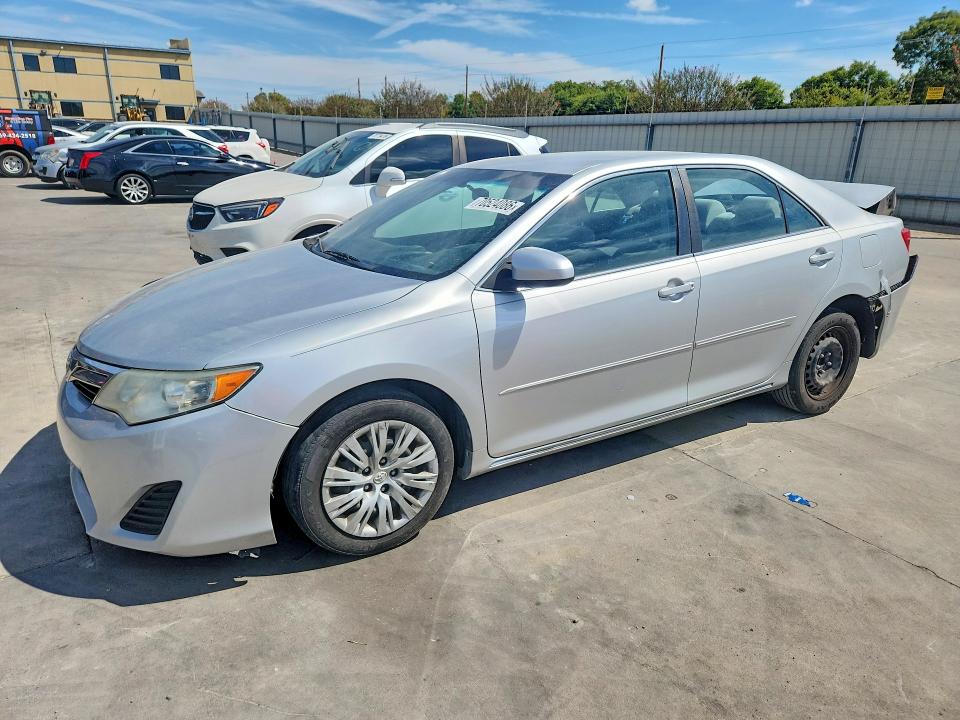 Aukcja sprzedaży 2014 Toyota Camry, vin: 4T4BF1FK0ER360148, numer aukcji: 70524086