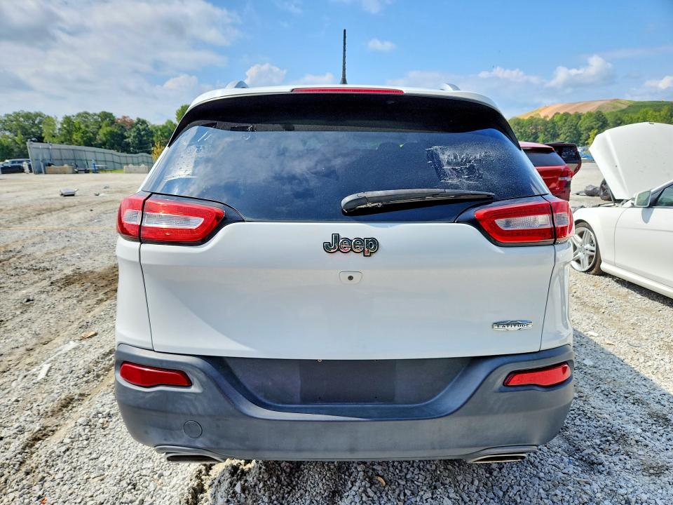 69678136 :رقم المزاد ، 1C4PJLCS2FW690012 vin ، 2015 Jeep Cherokee مزاد بيع