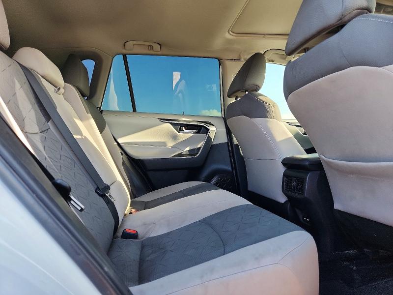 70823436 :رقم المزاد ، 2T3W1RFV8MC156272 vin ، 2021 Toyota Rav4 مزاد بيع