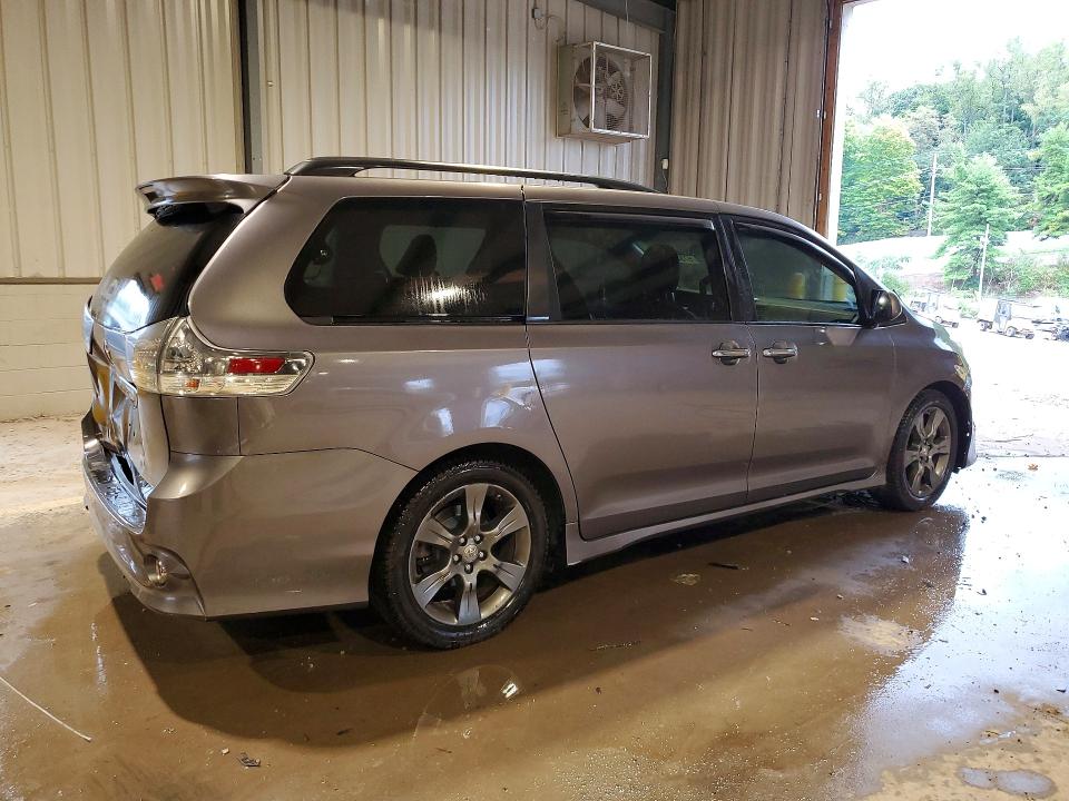 67343046 :رقم المزاد ، 5TDXK3DC5FS596565 vin ، 2015 Toyota Sienna مزاد بيع