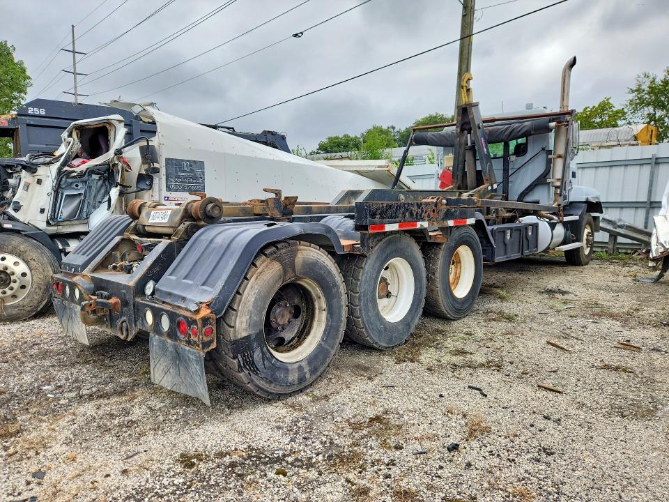 Aukcja sprzedaży 1999 Mack Cl713, vin: 1M2AD09C8XW009117, numer aukcji: 68747486