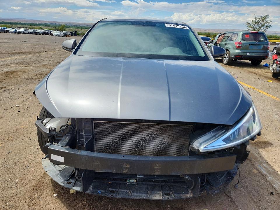 67446106 :رقم المزاد ، 5NPD74LF1KH490054 vin ، 2019 Hyundai Elantra مزاد بيع