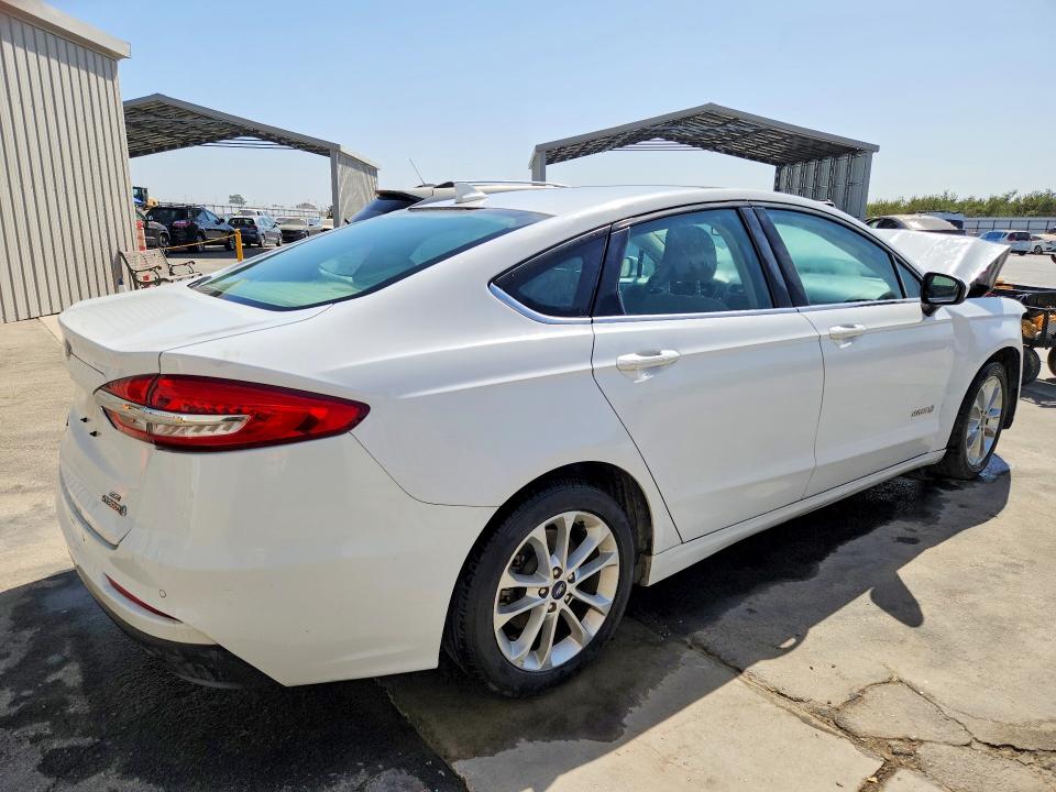 Продажа на аукционе авто 2019 Ford Fusion, vin: 3FA6P0LU3KR207771, номер лота: 69643416