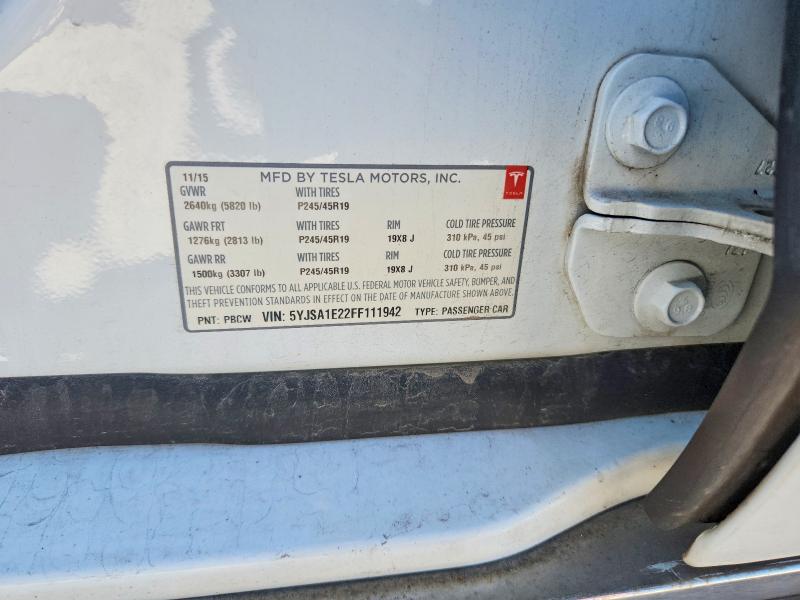 70310336 :رقم المزاد ، 5YJSA1E22FF111942 vin ، 2015 Tesla Model S مزاد بيع