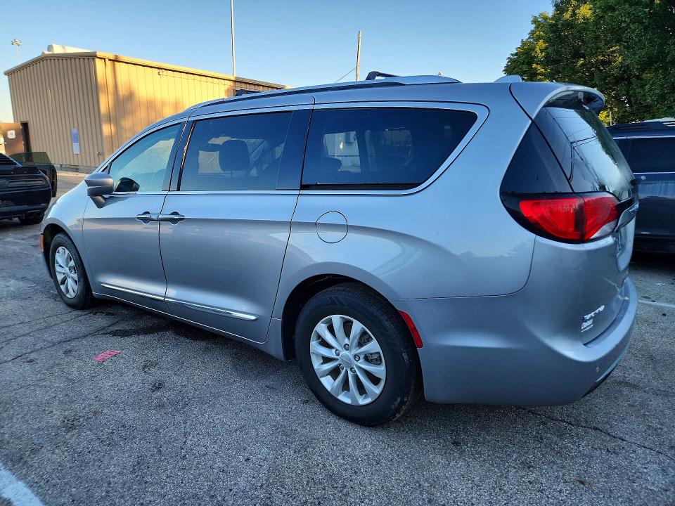 70444806 :رقم المزاد ، 2C4RC1BG2KR537654 vin ، 2019 Chrysler Pacifica مزاد بيع