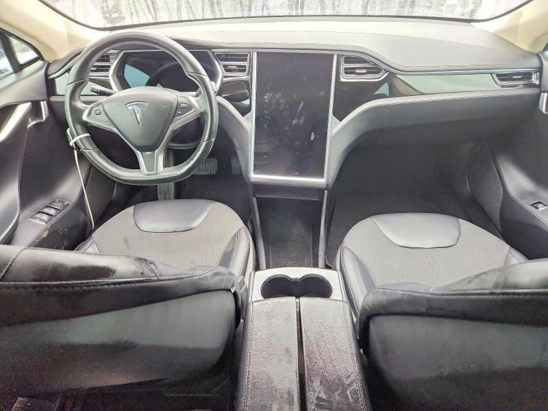 70113606 :رقم المزاد ، 5YJSA1AC5DFP10085 vin ، 2013 Tesla Model S مزاد بيع