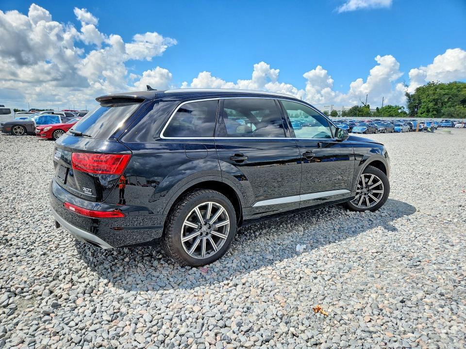 68252146 :رقم المزاد ، WA1LAAF70HD013270 vin ، 2017 Audi Q7 مزاد بيع