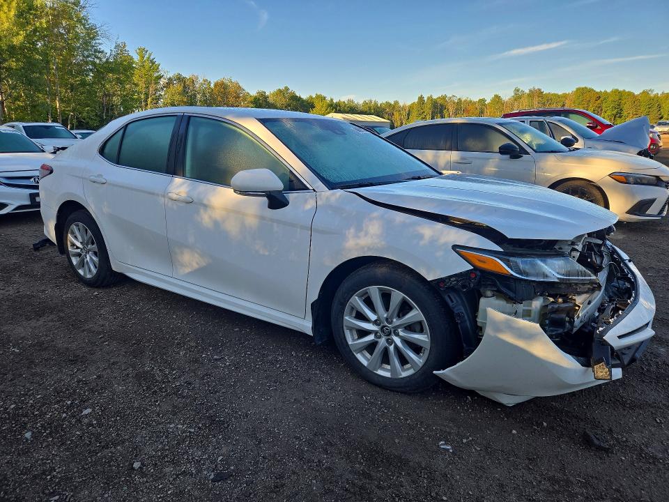68091156 :رقم المزاد ، 4T1B11HK8KU281277 vin ، 2019 Toyota Camry مزاد بيع