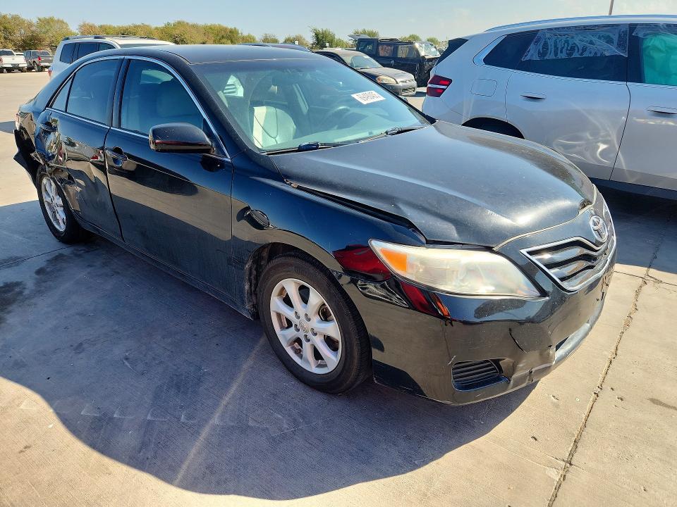 69490406 :رقم المزاد ، 4T4BF3EKXBR180958 vin ، 2011 Toyota Camry مزاد بيع