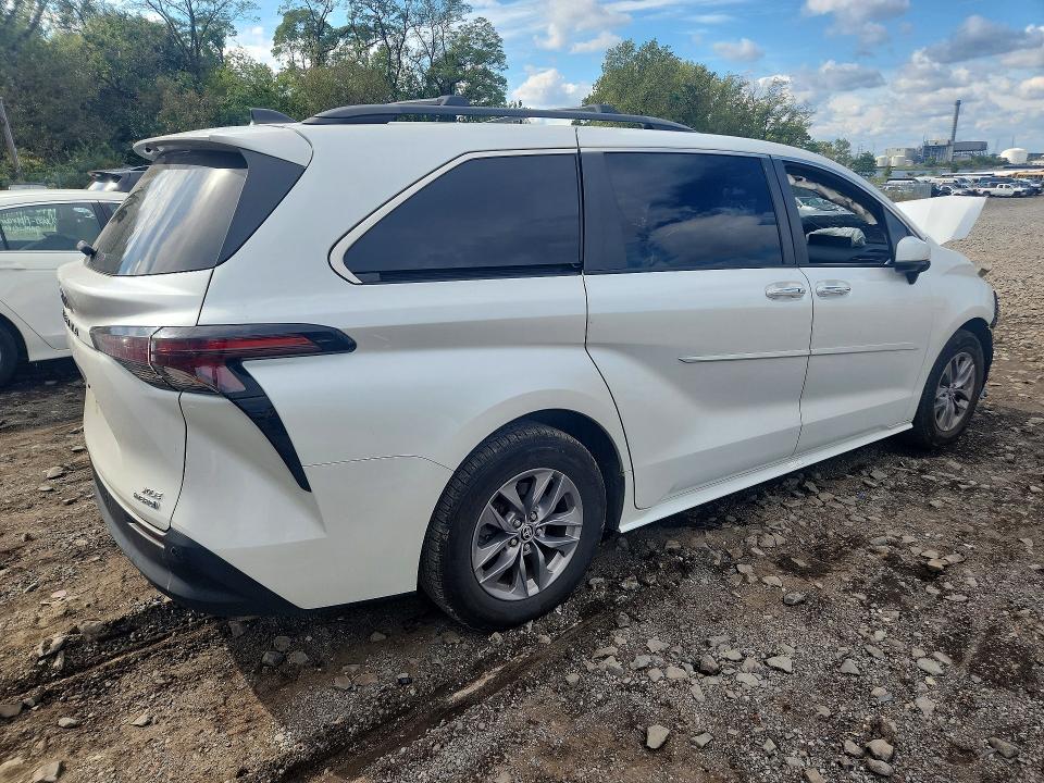 70352266 :رقم المزاد ، 5TDJRKEC7PS150011 vin ، 2023 Toyota Sienna مزاد بيع