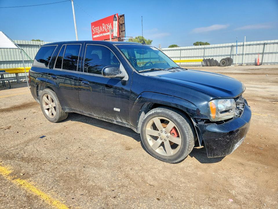 68777136 :رقم المزاد ، 1GNET13H272300147 vin ، 2007 Chevrolet Trailblazer مزاد بيع