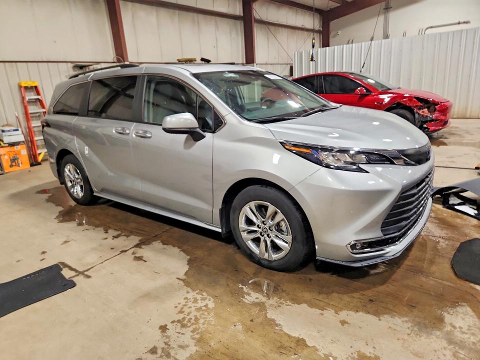 68552816 :رقم المزاد ، 5TDJSKFCXPS093936 vin ، 2023 Toyota Sienna مزاد بيع