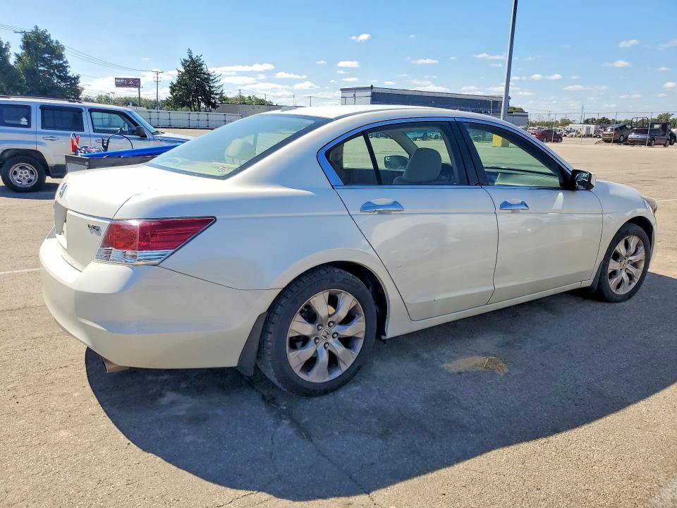 Продажа на аукционе авто 2010 Honda Accord, vin: 1HGCP3F81AA030483, номер лота: 70877896