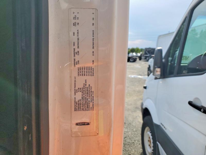 2017 Freightliner Cascadia 125 მანქანა იყიდება აუქციონზე, vin: 1FUBGEDV2HLJH1564, აუქციონის ნომერი: 67601856