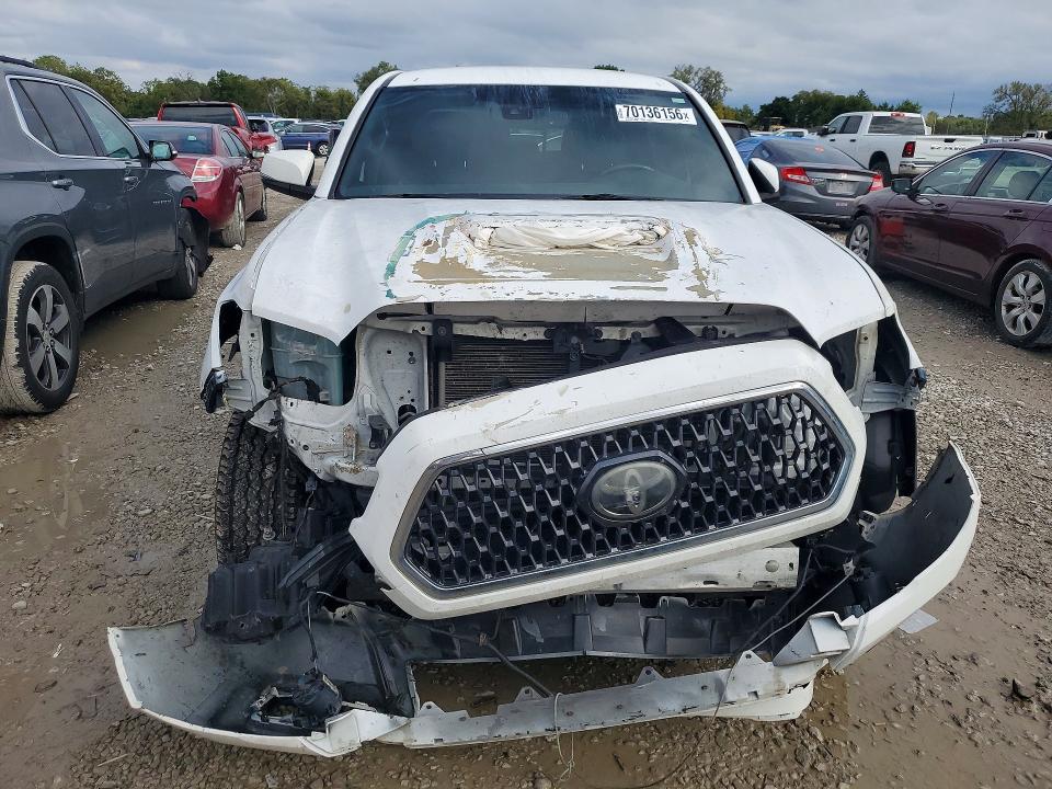 70136156 :رقم المزاد ، 3TMCZ5AN0JM123631 vin ، 2018 Toyota Tacoma مزاد بيع