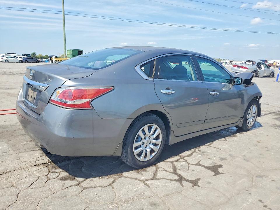 2015 Nissan Altima მანქანა იყიდება აუქციონზე, vin: 1N4AL3AP7FC483749, აუქციონის ნომერი: 68683366