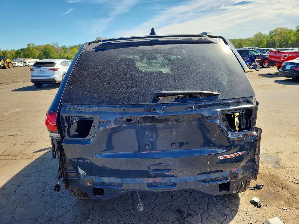 67640226 :رقم المزاد ، 1C4RJFLG8JC199766 vin ، 2018 Jeep Grand Cherokee مزاد بيع