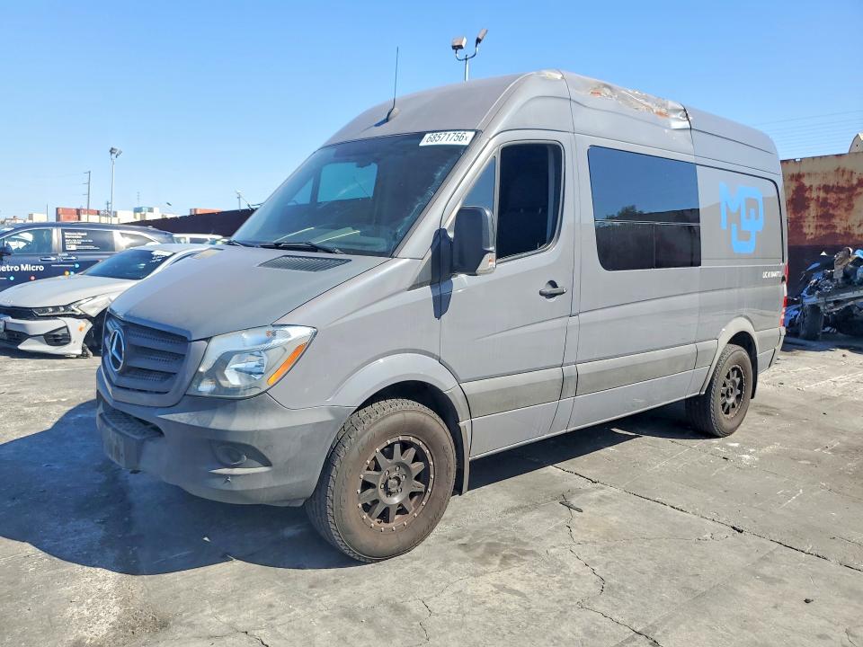 68571756 :رقم المزاد ، WD3PE7DD1GP203884 vin ، 2016 Mercedes-benz Sprinter مزاد بيع
