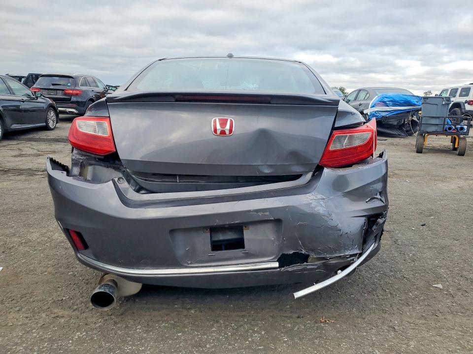 70338356 :رقم المزاد ، 1HGCT2B8XDA000897 vin ، 2013 Honda Accord مزاد بيع