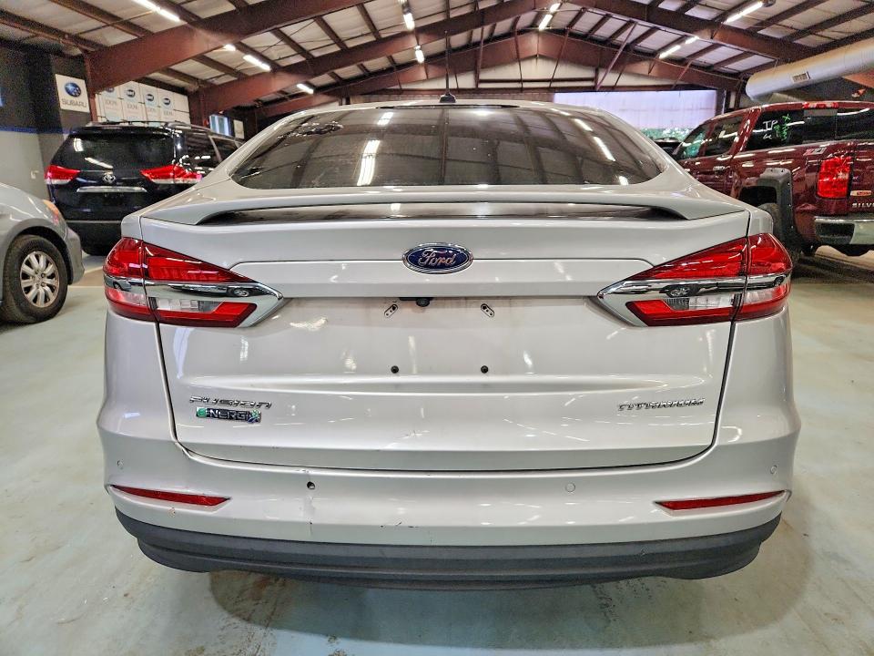 70507056 :رقم المزاد ، 3FA6P0SU9KR157394 vin ، 2019 Ford Fusion مزاد بيع