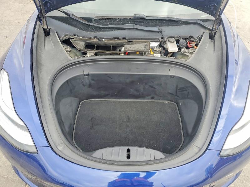 69182796 :رقم المزاد ، 5YJ3E1EB7JF135414 vin ، 2018 Tesla Model 3 مزاد بيع