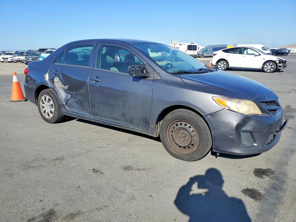 68977366 :رقم المزاد ، 5YFBU4EE4DP177476 vin ، 2013 Toyota Corolla مزاد بيع