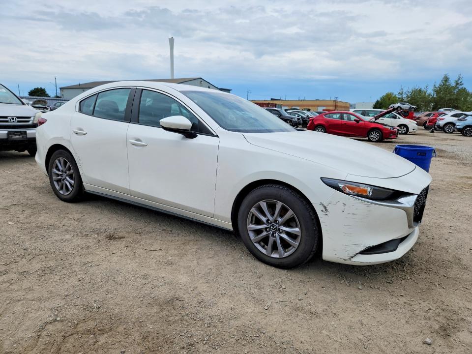 68189016 :رقم المزاد ، JM1BPBCL8N1505596 vin ، 2022 Mazda 3 مزاد بيع