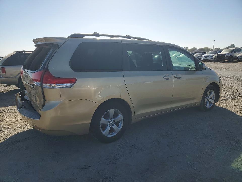 2012 Toyota Sienna მანქანა იყიდება აუქციონზე, vin: 5TDKK3DC9CS209151, აუქციონის ნომერი: 70046196