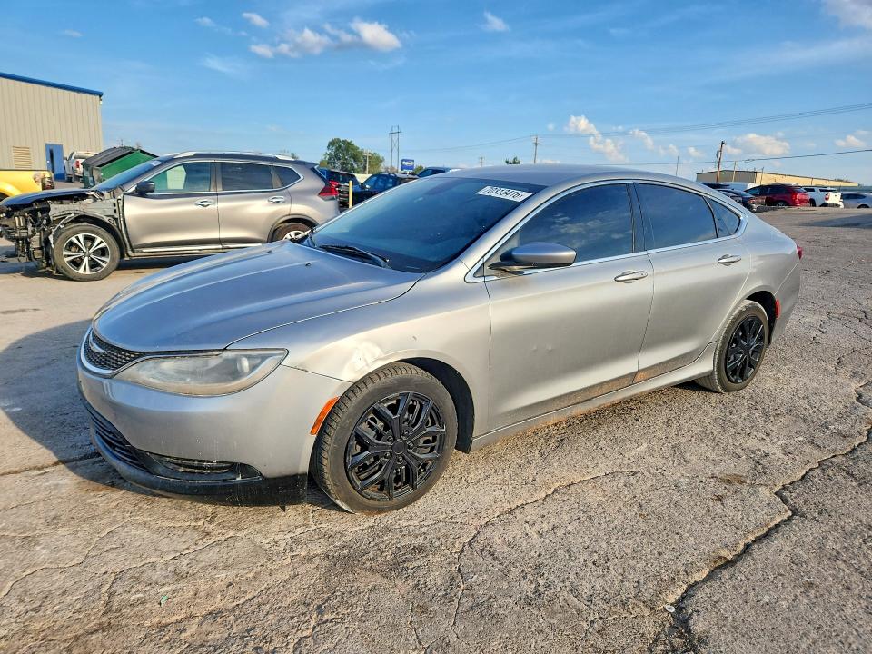 70313416 :رقم المزاد ، 1C3CCCFB7FN563853 vin ، 2015 Chrysler 200 مزاد بيع