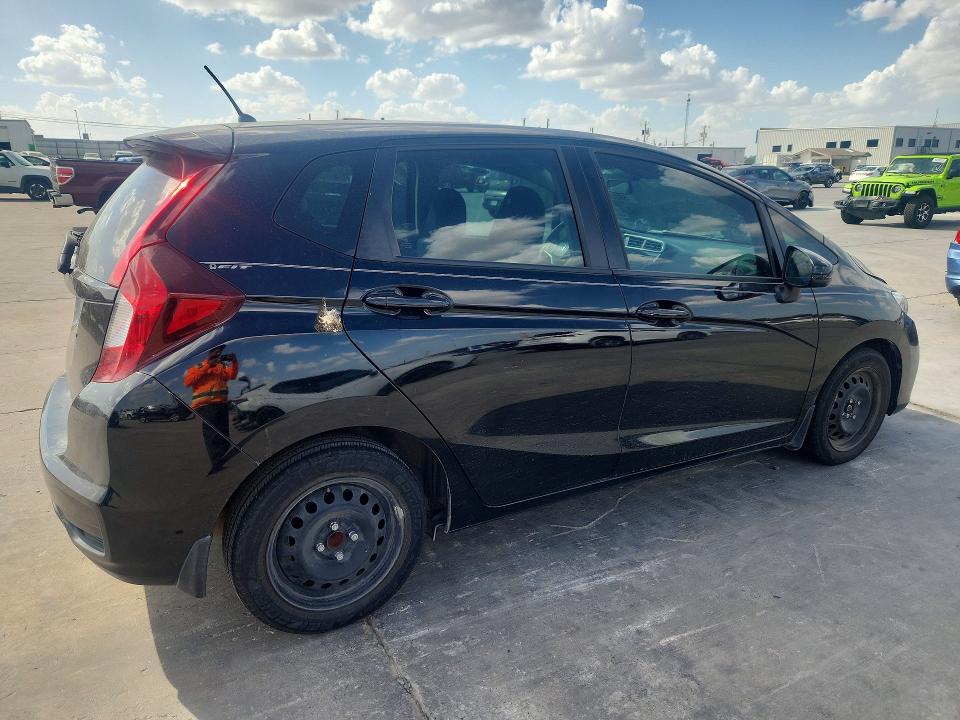 69233086 :رقم المزاد ، 3HGGK5H45KM729559 vin ، 2019 Honda Fit مزاد بيع