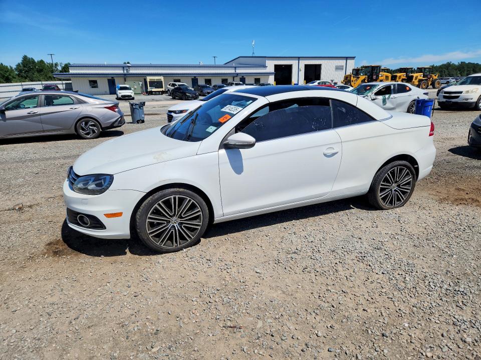68146236 :رقم المزاد ، WVWFW8AH8FV002456 vin ، 2015 Volkswagen Eos مزاد بيع