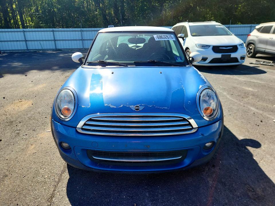 2011 Mini Cooper მანქანა იყიდება აუქციონზე, vin: WMWSU3C56BT251819, აუქციონის ნომერი: 69632676