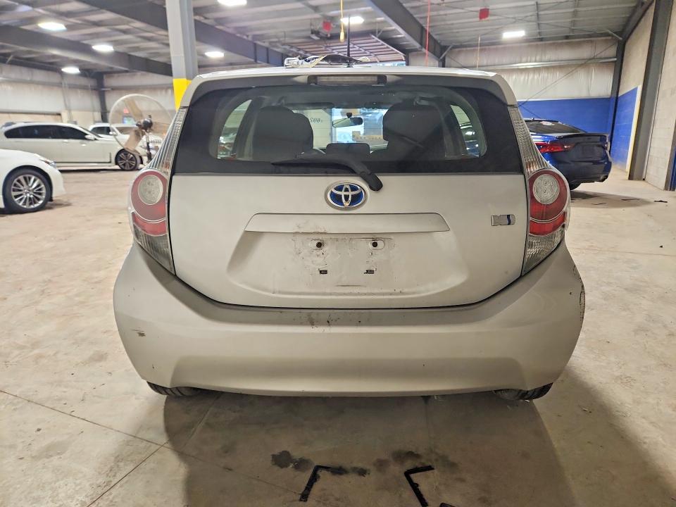 Продажа на аукционе авто 2013 Toyota Prius C, vin: JTDKDTB3XD1544723, номер лота: 69246006