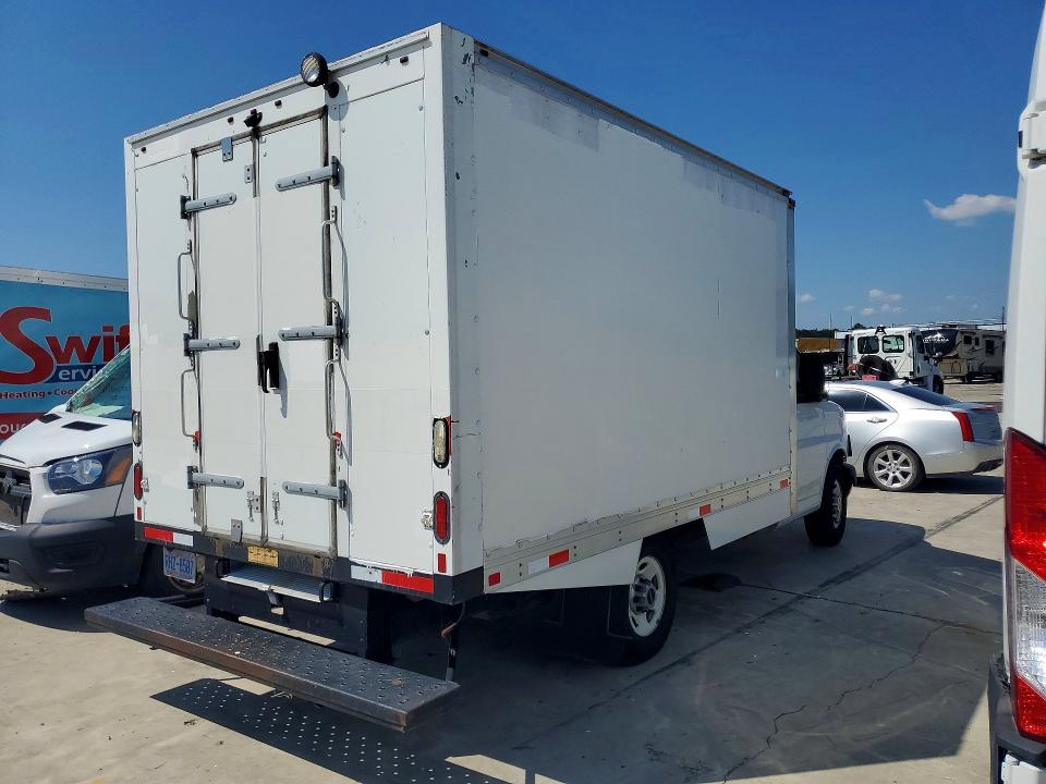 64380776 :رقم المزاد ، 1GD07RFP7J1220893 vin ، 2018 Gmc Savana مزاد بيع