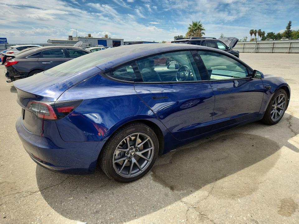 68190266 :رقم المزاد ، 5YJ3E1EA5NF288869 vin ، 2022 Tesla Model 3 مزاد بيع