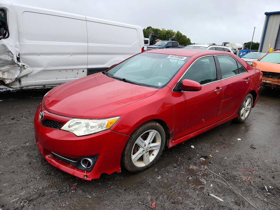 69753006 :رقم المزاد ، 4T1BF1FK7EU829925 vin ، 2014 Toyota Camry مزاد بيع