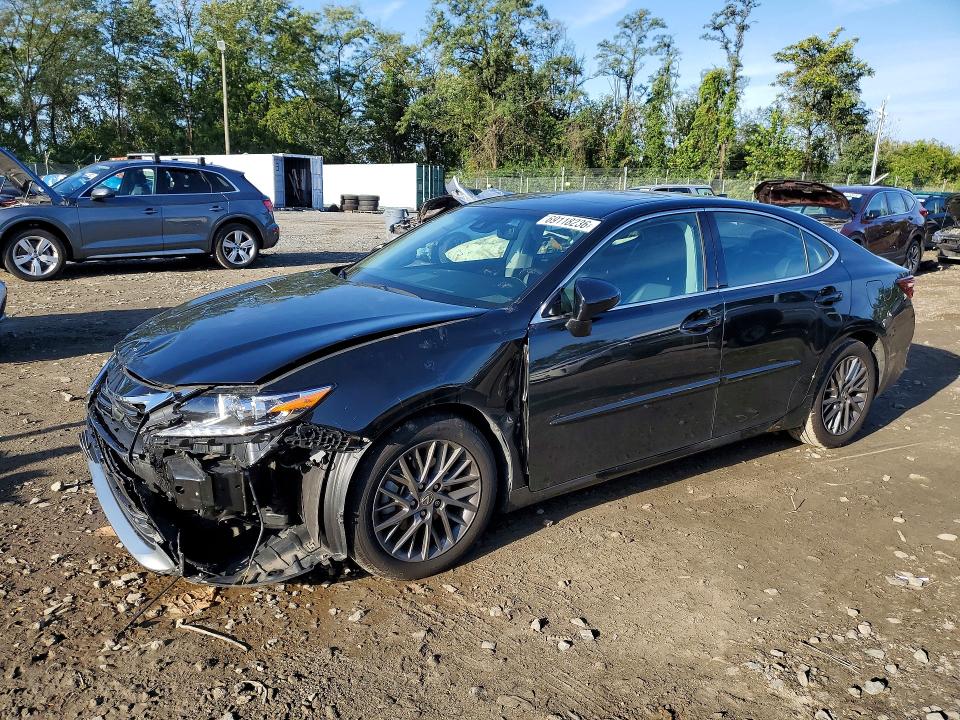 69118236 :رقم المزاد ، 58ABK1GG1JU103678 vin ، 2018 Lexus Es مزاد بيع