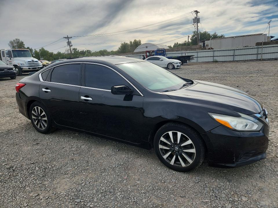 Продажа на аукционе авто 2017 Nissan Altima, vin: 1N4AL3AP3HC203540, номер лота: 70337936