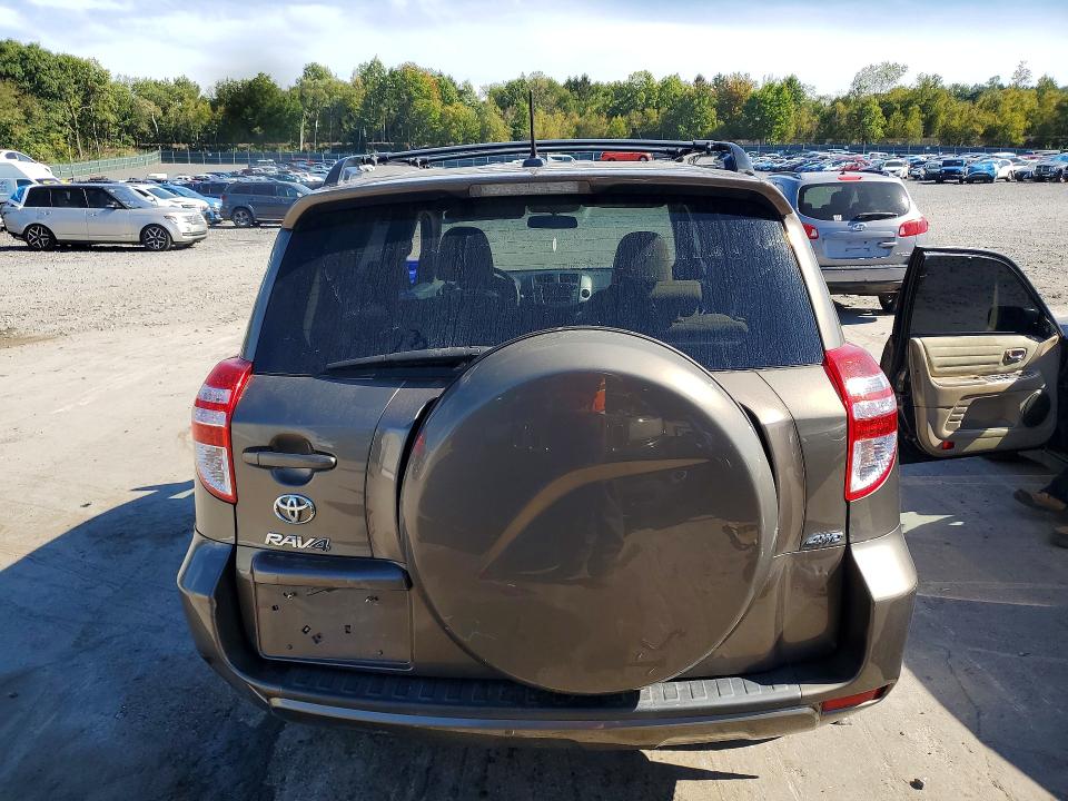 69081736 :رقم المزاد ، 2T3BF4DV9BW106823 vin ، 2011 Toyota Rav4 مزاد بيع