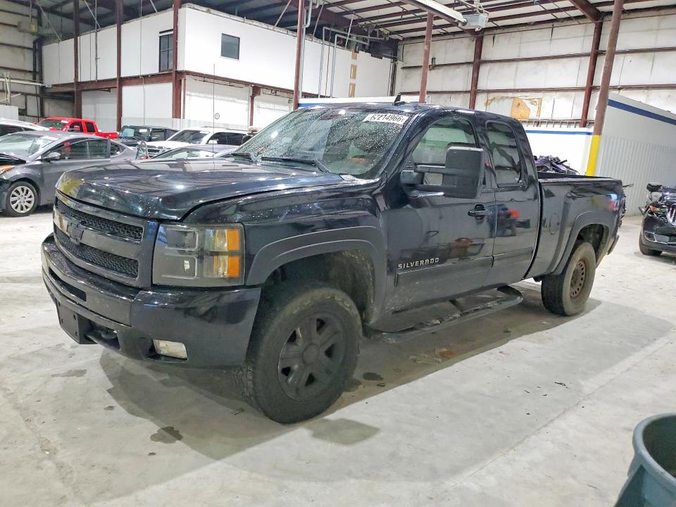 67214966 :رقم المزاد ، 1GCRKSE37BZ399858 vin ، 2011 Chevrolet Silverado مزاد بيع