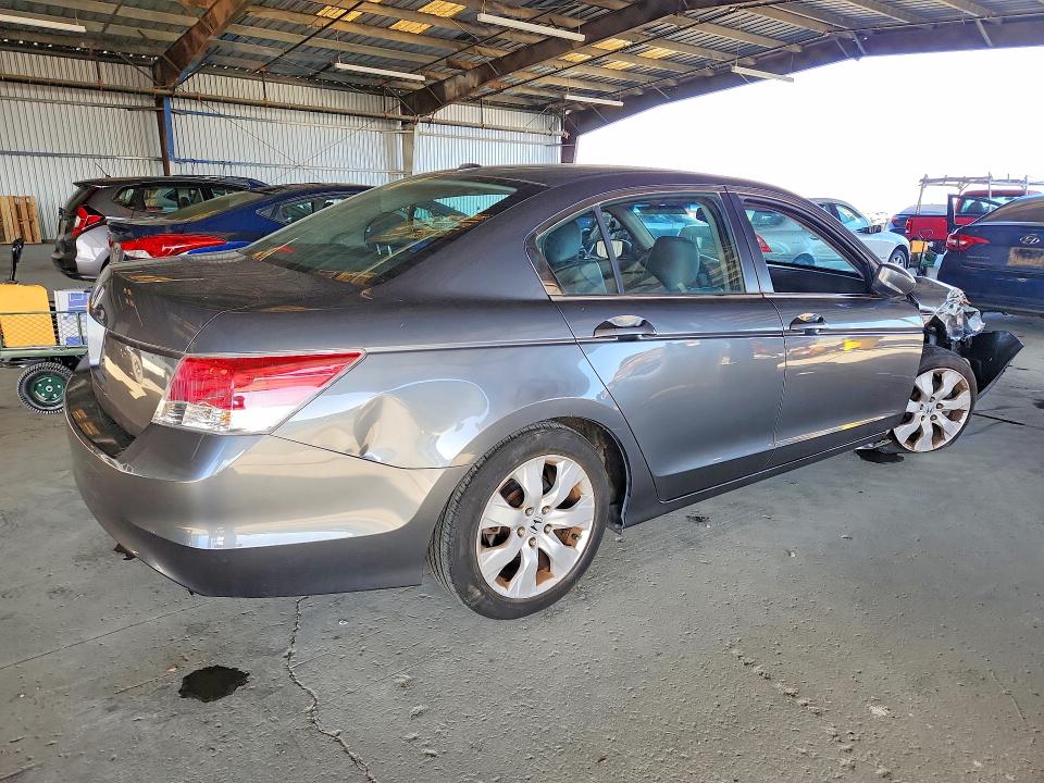 2008 Honda Accord მანქანა იყიდება აუქციონზე, vin: 1HGCP26808A114329, აუქციონის ნომერი: 70879316