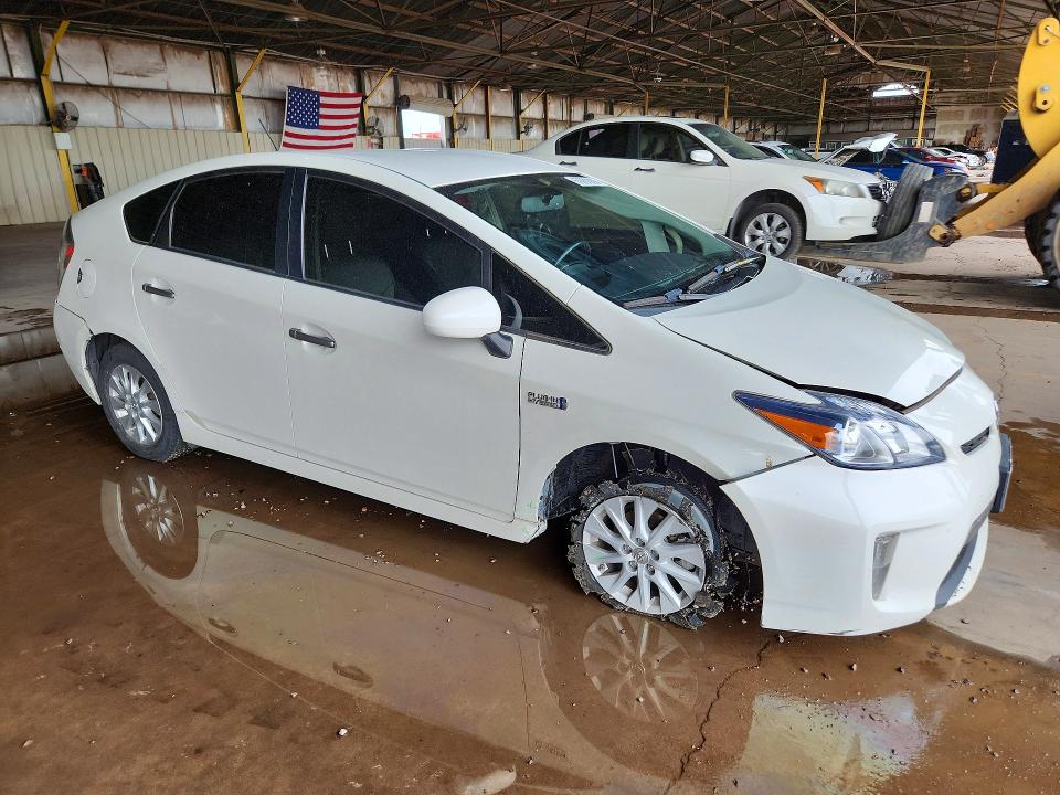 69982966 :رقم المزاد ، JTDKN3DP0F3067188 vin ، 2015 Toyota Prius Plug-in Hybrid مزاد بيع