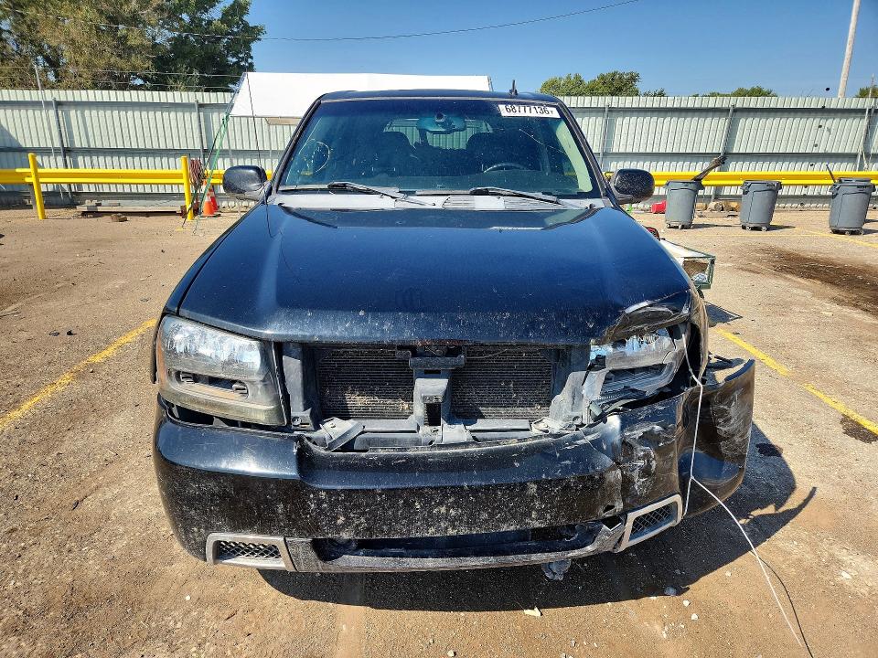 68777136 :رقم المزاد ، 1GNET13H272300147 vin ، 2007 Chevrolet Trailblazer مزاد بيع